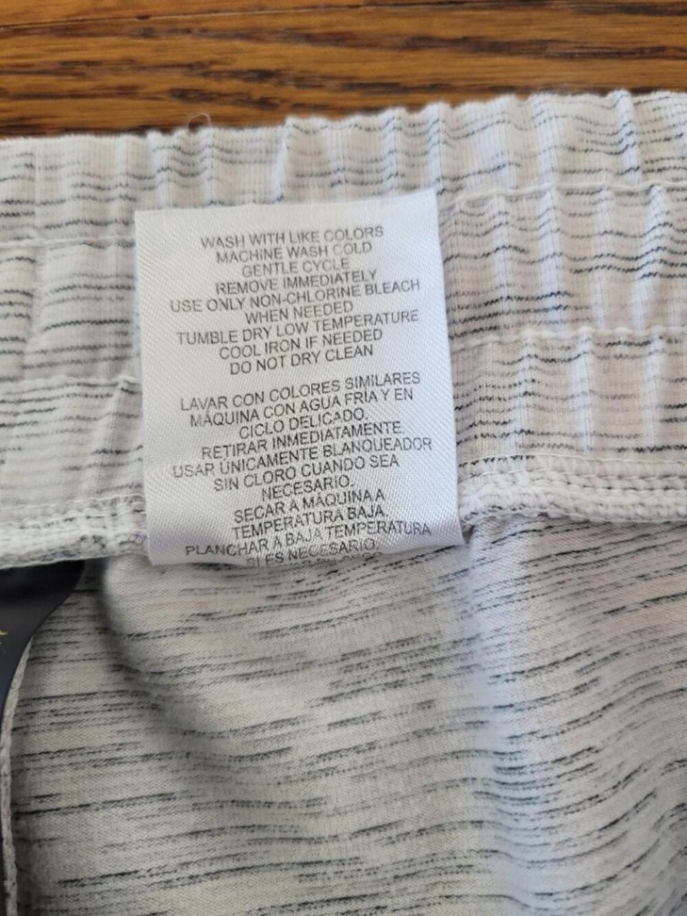 Mondetta's Women's Shorts, Size Large - Picture 7 of 8